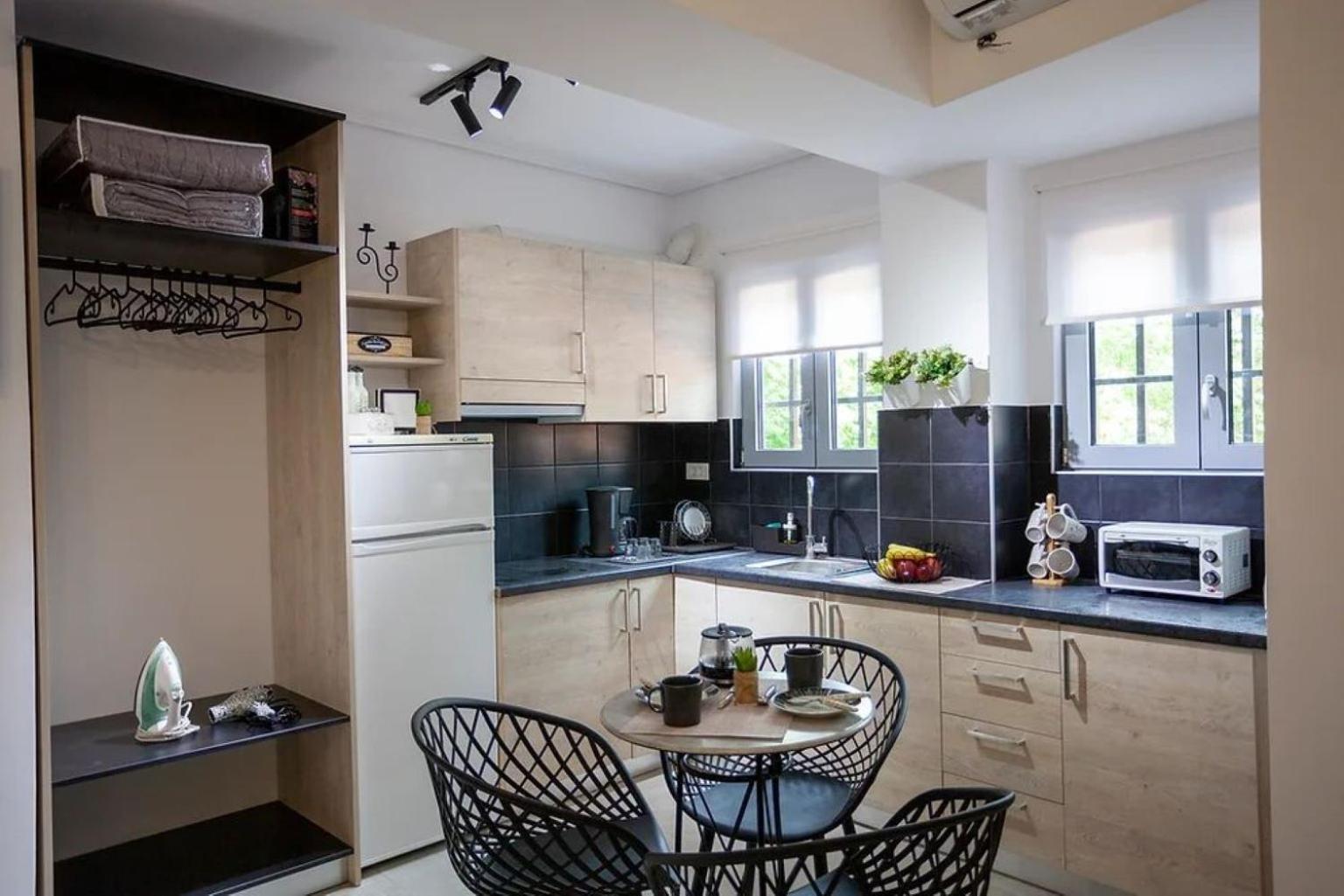Ifaistos Luxury Flat Psyrri Square Lägenhet Aten Exteriör bild